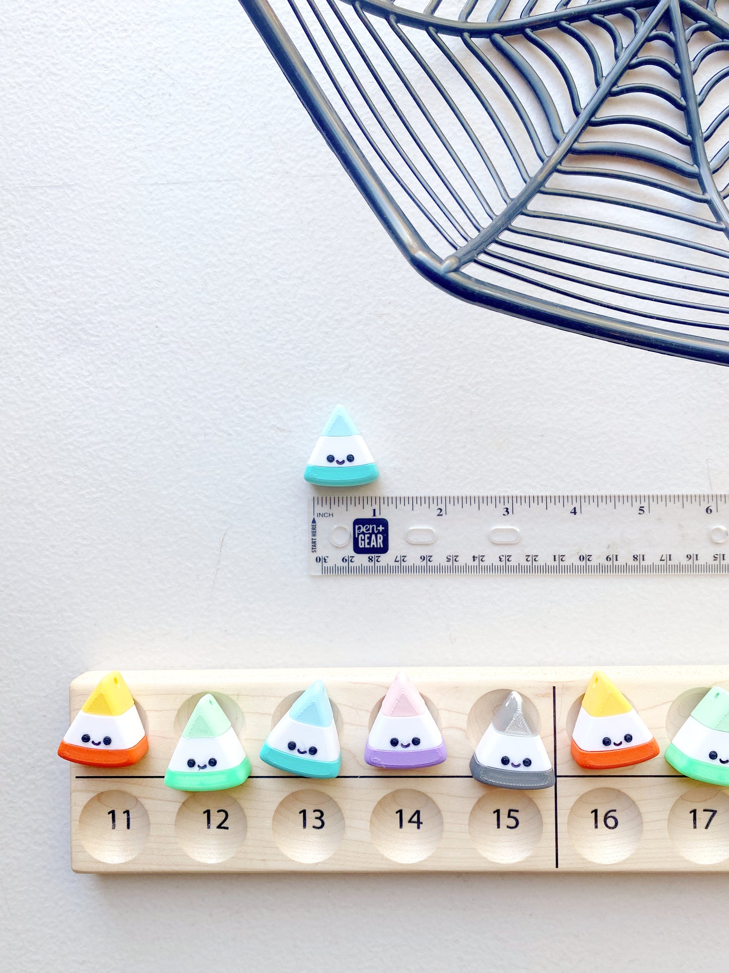 Rainbow Candy Corn Pattern Necklace Kit